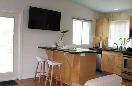 South Mission Beach Condo | Easy Breezy oceanic oasis, Views, AC, Parking