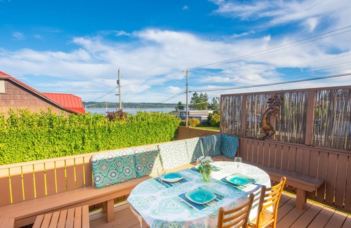 Campbell River House | Ebb and Flow Inn