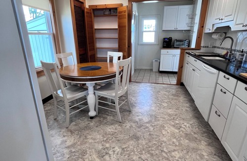 Groton Long Point House | Ebb Tide Cottage GLP 4BR Waterfront Beach house