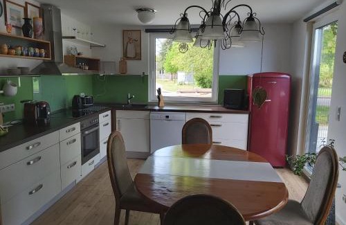 Muritz House | Ecki's Ferienhaus "KOMM an de BÄK" mit 5 Sternen bewertet bei Google und Traumferienwohnungen