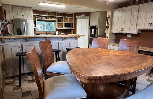 Redmond Other | Eclectic Farm Stay near Redmond and Eagle Crest