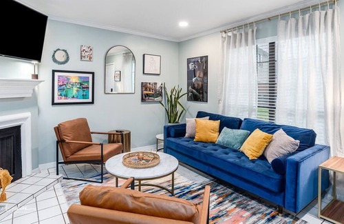 Springlake House | Eclectic Townhome