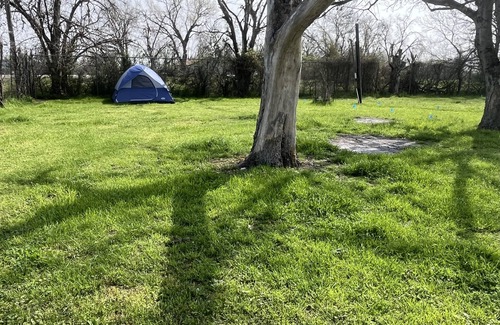 Waco RV Rental | Eclipse Camping on Peaceful Mini Farm F1