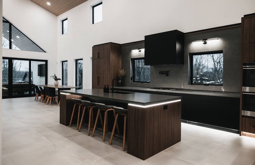 Severn Ski Chalet | Eco Bay Chalet: Luxury Year Round Group Stay in Muskoka