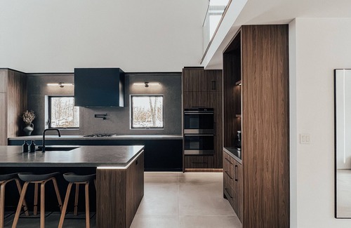 Severn Ski Chalet | Eco Bay Chalet: Luxury Year Round Group Stay in Muskoka