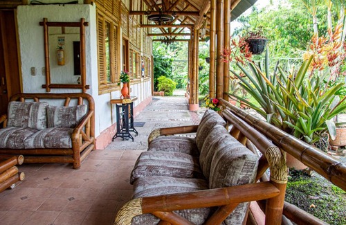 Chinauta Hotel | ECO HOTEL BOUTIQUE en Ecoparque Chinauta, PISCINA, GRANJA, JUEGOS