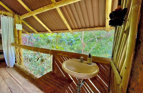 Cocorna House | EcoBungalow In The Santo Domingo River/Melcocho
