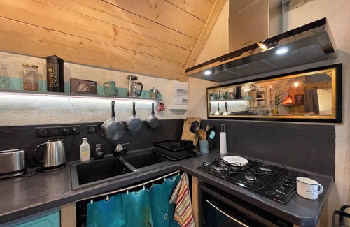 Cassaniouze Bed & Breakfast | Ecogîte de la Roquette, in a peaceful setting by the River!