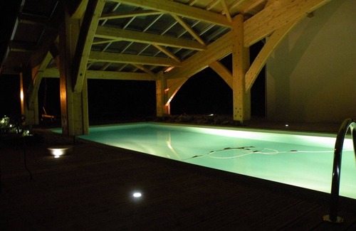Verrieres Cottage | Ecological gîte- 4 stars 1055 m2 on one level- Heated swimming pool 4 pers. Wifi