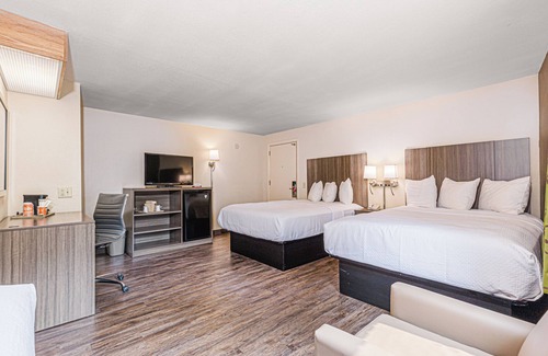 Cherokee Hotel | Econo Lodge Cherokee Near River Park