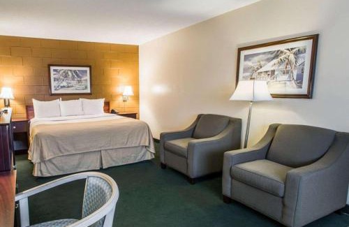 Cocoa Beach Cabin | Econo Lodge Cocoa Beach - near the Port