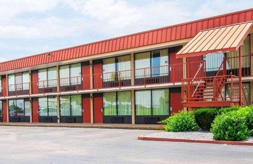Dyersburg Cabin | Econo Lodge Dyersburg I-155