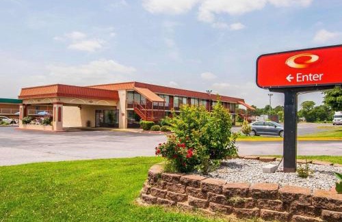 Dyersburg Cabin | Econo Lodge Dyersburg I-155
