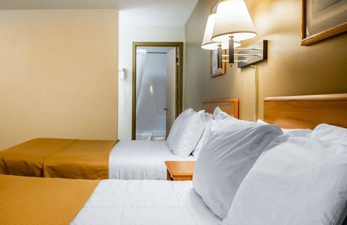 Elkhart Hotel | Econo Lodge Elkhart North