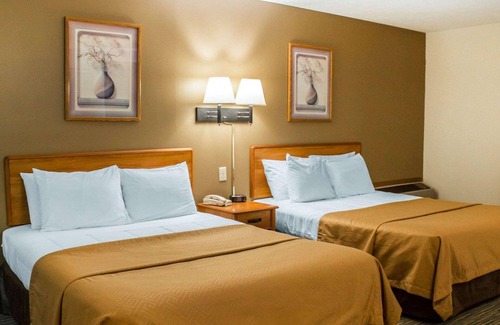 Elkhart Hotel | Econo Lodge Elkhart North