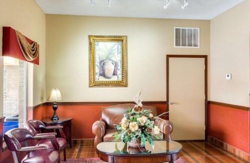 Eagle Pass Hotel | Econo Lodge Inn & Suites Eagle Pass
