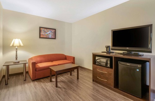 Des Moines Hotel | Econo Lodge Inn & Suites Fairgrounds