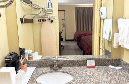 Lenoir City Hotel | Econo Lodge