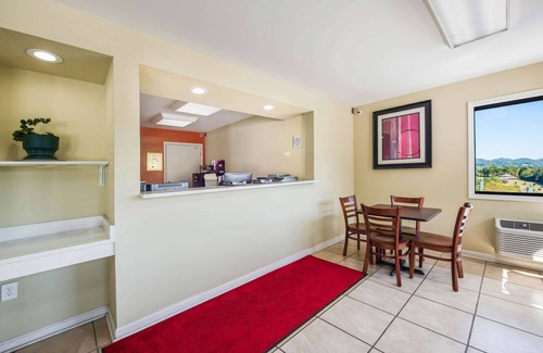 Waynesville Hotel | Econo Lodge Waynesville