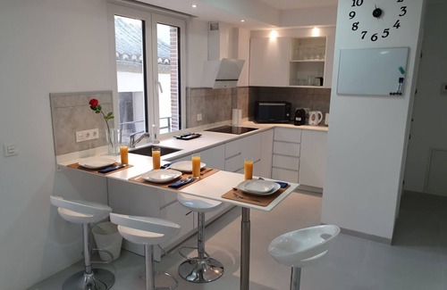 Central District Apartment | ecoSmart Apartments Superior