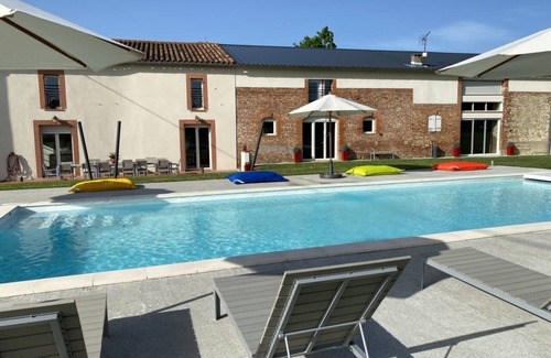 Sainte-Foy-d'Aigrefeuille House | ECURIES de RONSAC