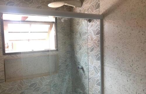 Mongagua Apartment | Edícula/Casa de hóspedes: 3 dorms 3 banheiros, piscina 7x5, churrasqueira, 150m do mar