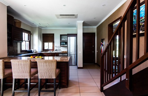 Mahe Island Condo | Eden Island - 3 bedroom en-suite penthouse condo with large veranda near beach