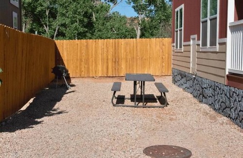 Moab House | Edge of the Desert Castle Valley Cabin #06