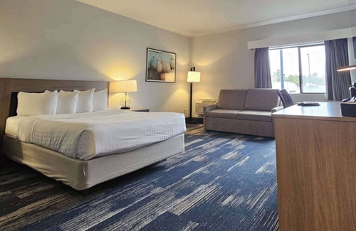 Coos Bay Hotel | Edgewater Inn and Suites, an Ascend Collection Hotel