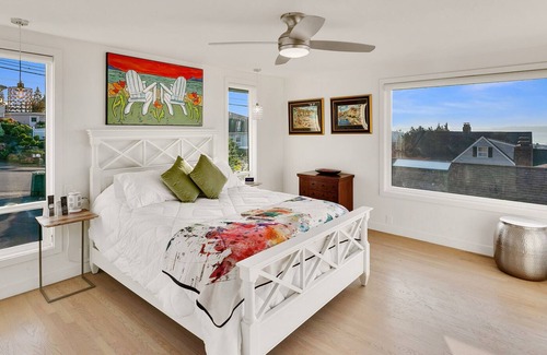 The Bowl of Edmonds House | Edmonds View Home