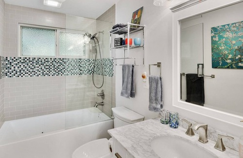 The Bowl of Edmonds House | Edmonds View Home