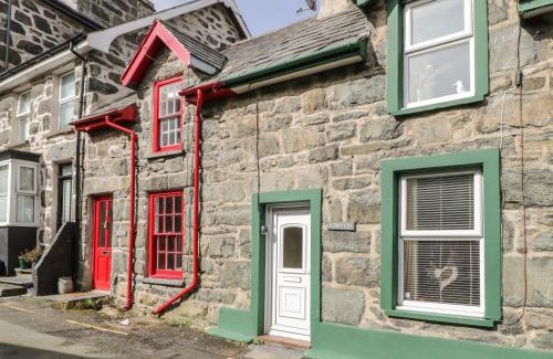 Harlech House | Edrydd