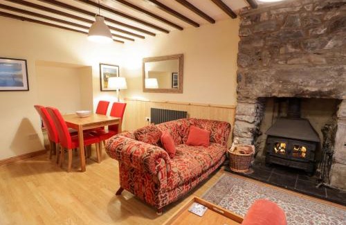 Harlech House | Edrydd