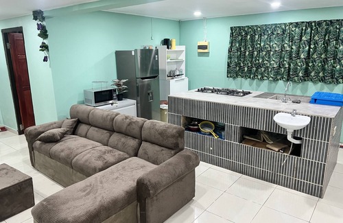 Noord Apartment | Een Benedenwoning met Zwembad!