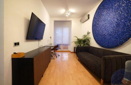 Golden Triangle of Art Apartment | Efímera House Madrid