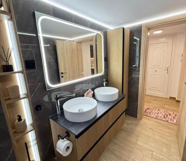 Katerini Apartment | Efesou Large Apartment