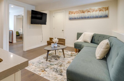 Edgemar - Pacific Manor Apartment | Efficiently Equipped Pacifica Apt - 1 Mi to Beach!