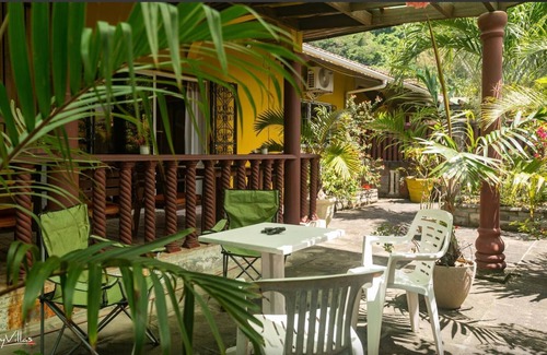Zig Zag Ward Villa | Effie’s Mountain View Villa - gecko Villa