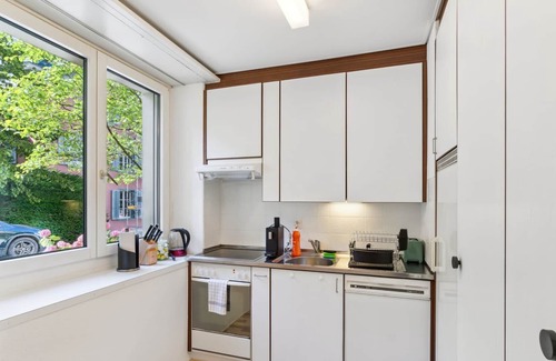 Hochschulen Apartment | Effortless City Living: Just 10 Min Away!