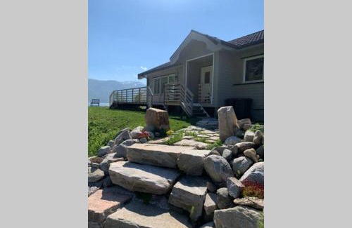 Ballangen House | Efjord and Stetind Resort - Cabin Kobbernestinden