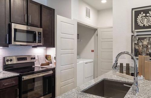 Austin Apartment | EightyOne10 1BD 2 - One Bedroom Apartment, Sleeps 2
