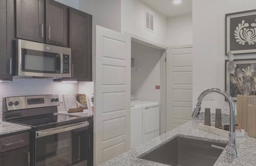 Austin Apartment | EightyOne10 2BD 3 - Two Bedroom Apartment, Sleeps 4