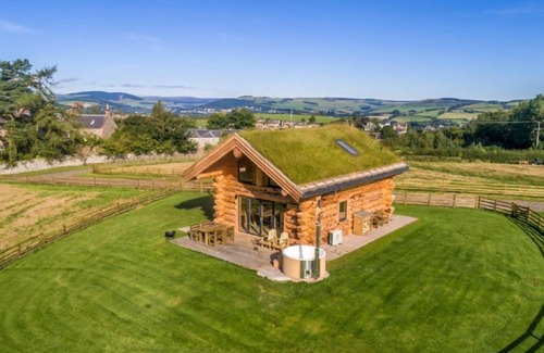 Melrose Cabin | Eildon Melrose Holiday Cottages & Log Cabins - Luxury Log Cabin with Hot Tub