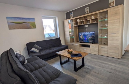 Schweiburg Apartment | Eingerichtete Neubauwohnung in Schweiburg mit Nähe zum Jaderpark und Nordsee