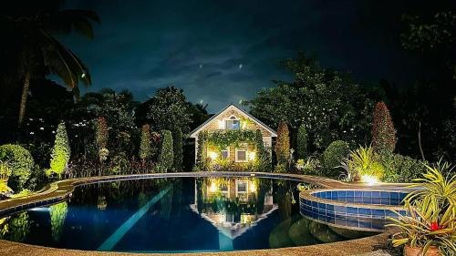 Luzon House | El Casa Azul