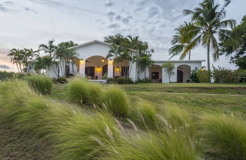 Esperanza House | El Cerro-3 Homes on a Private 30 Acre Estate w/Pool