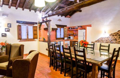 Torrico Apartment | 'El Charcón' Casa con piscina compartida