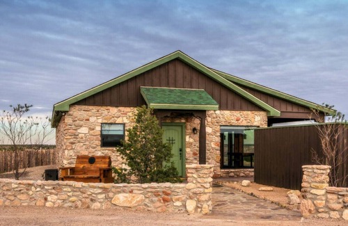 Canyon Apartment | El Coronado Cabin West Rim