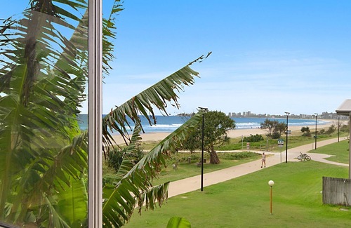 Tugun Apartment | El Mirador 8 - Absolute Beachfront Tugun