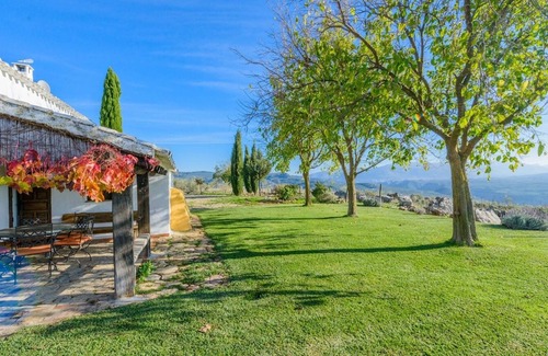 Algarinejo Villa | El Morrón Algarinejo by Ruralidays